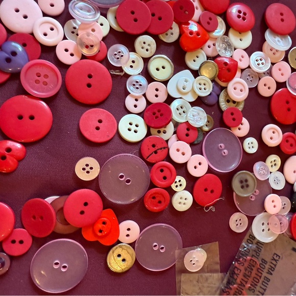 Assorted Buttons - Picture 5 of 6